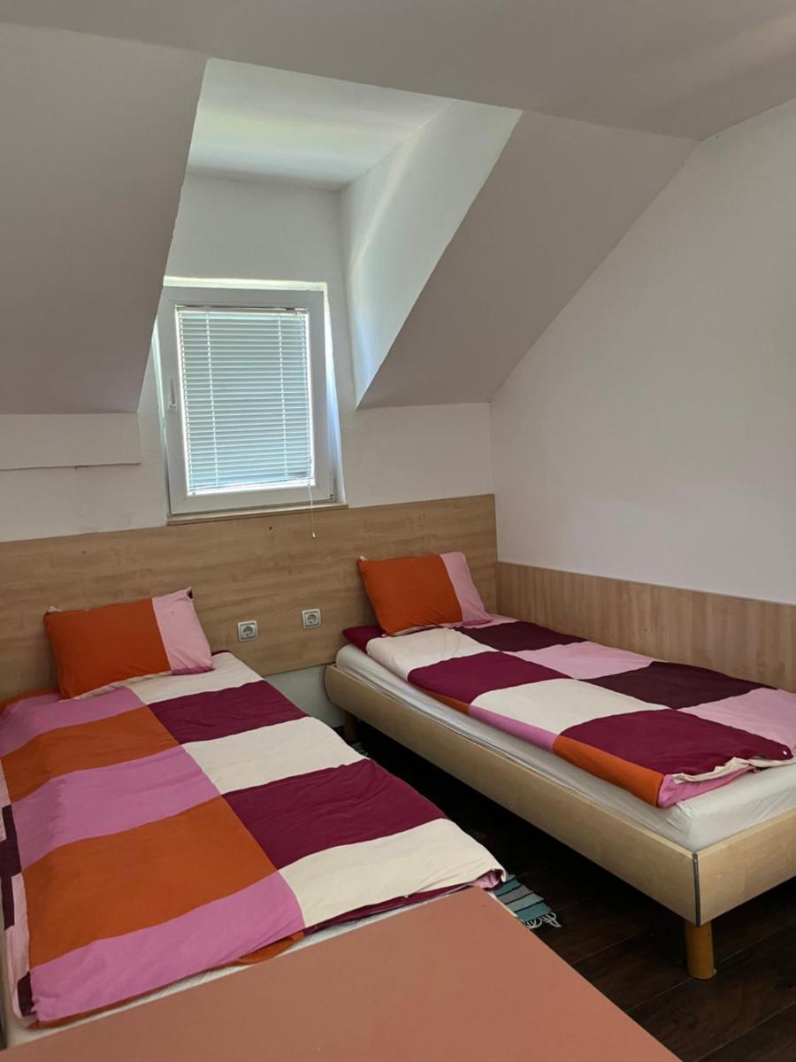Chalets & Rooms Čarda Šebešfok - Housity
