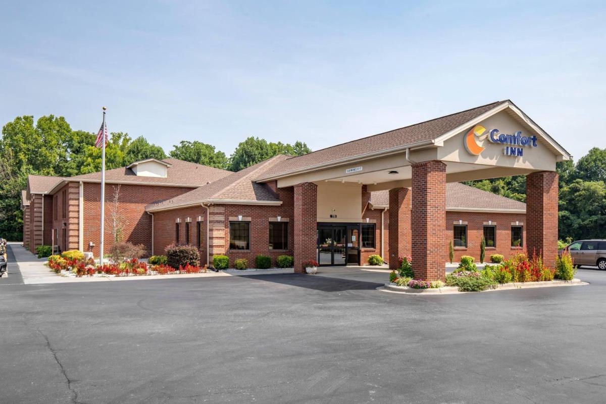 Comfort Inn near Downtown & Blue Ridge PKWY - Housity