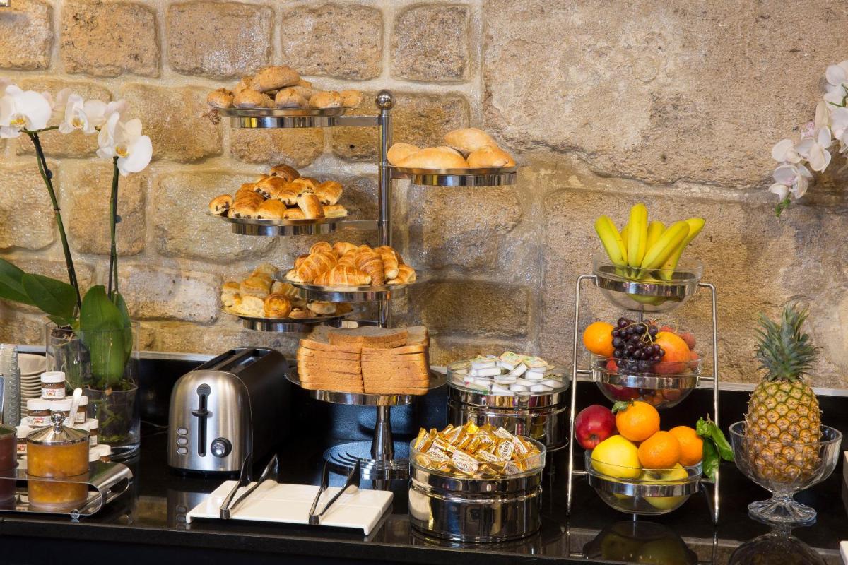 Nourriture dans l'hôtel ou à proximité