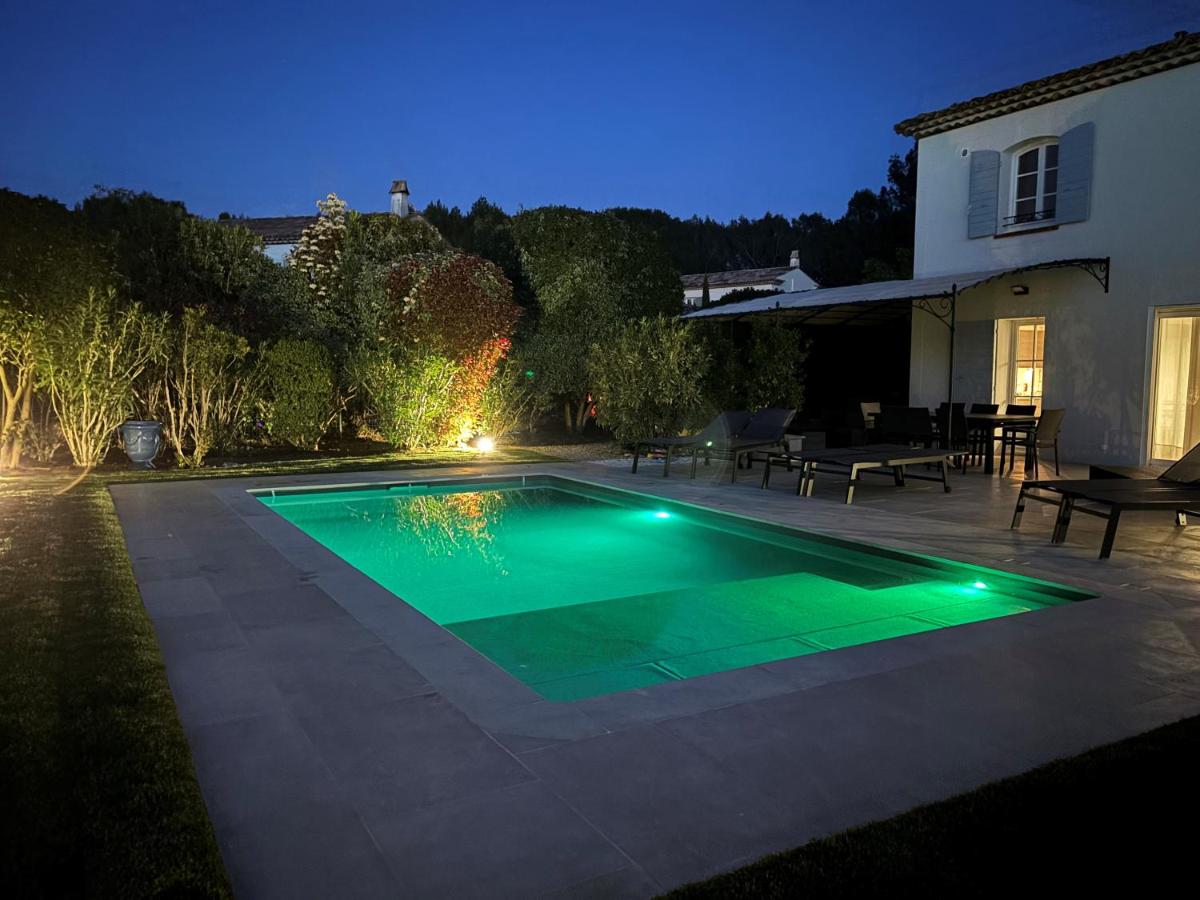 Golf de Pont Royal Villa les Micocouliers climatisée 4 chambres Piscine chauffée Parking - Housity