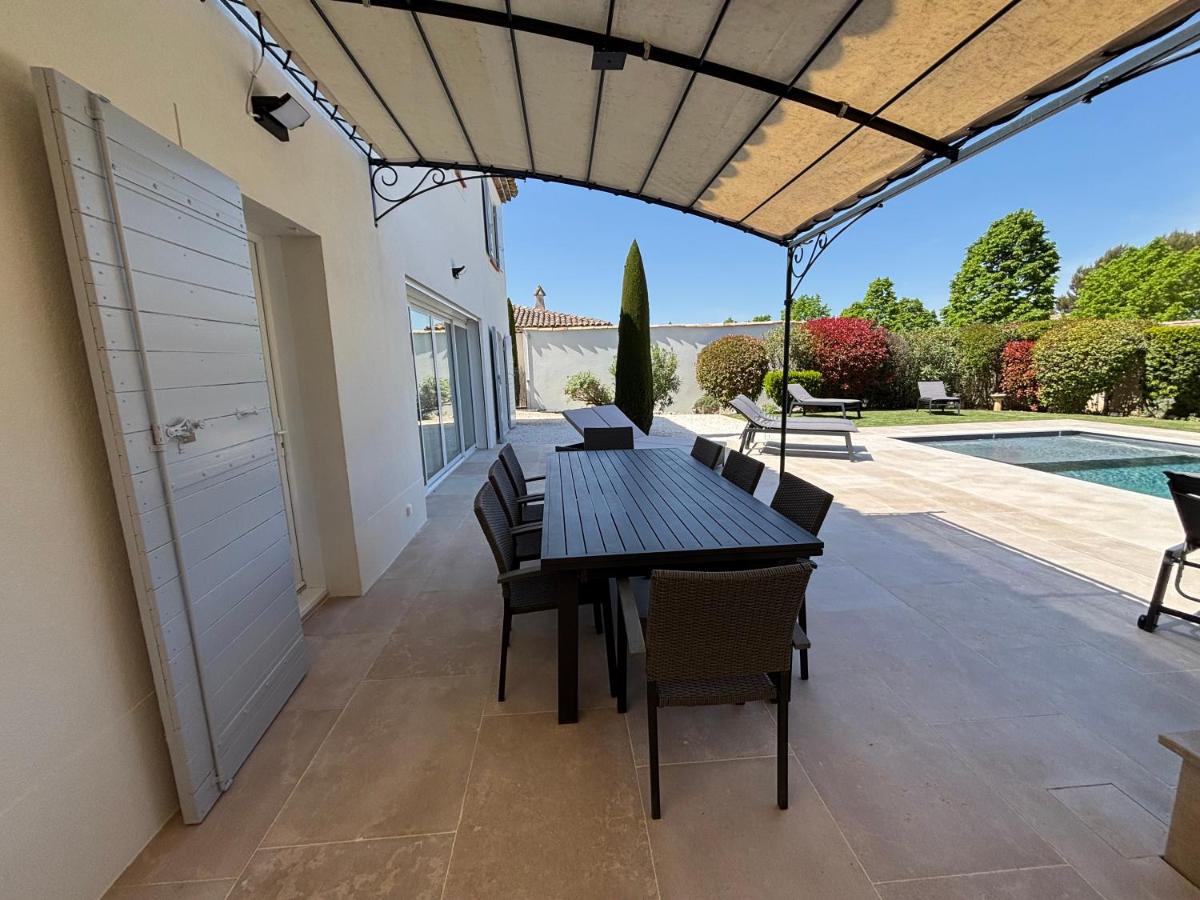 Golf de Pont Royal Villa les Micocouliers climatisée 4 chambres Piscine chauffée Parking - Housity