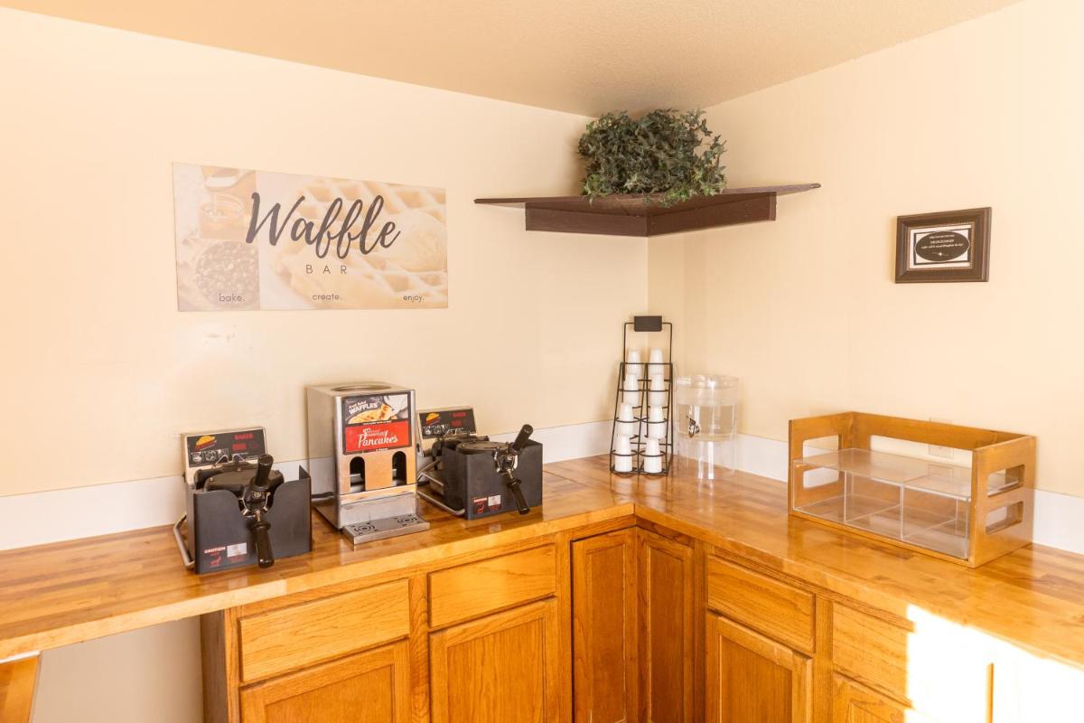 FairBridge Inn and Suites Sandpoint - Housity