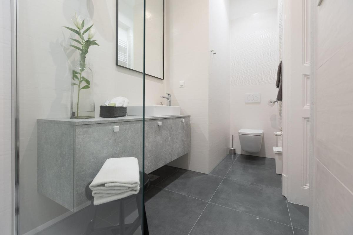 Montevideo Apartment - Housity