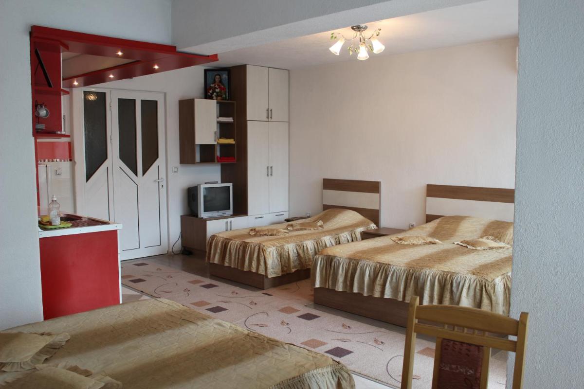 Orchideia Studios - Housity