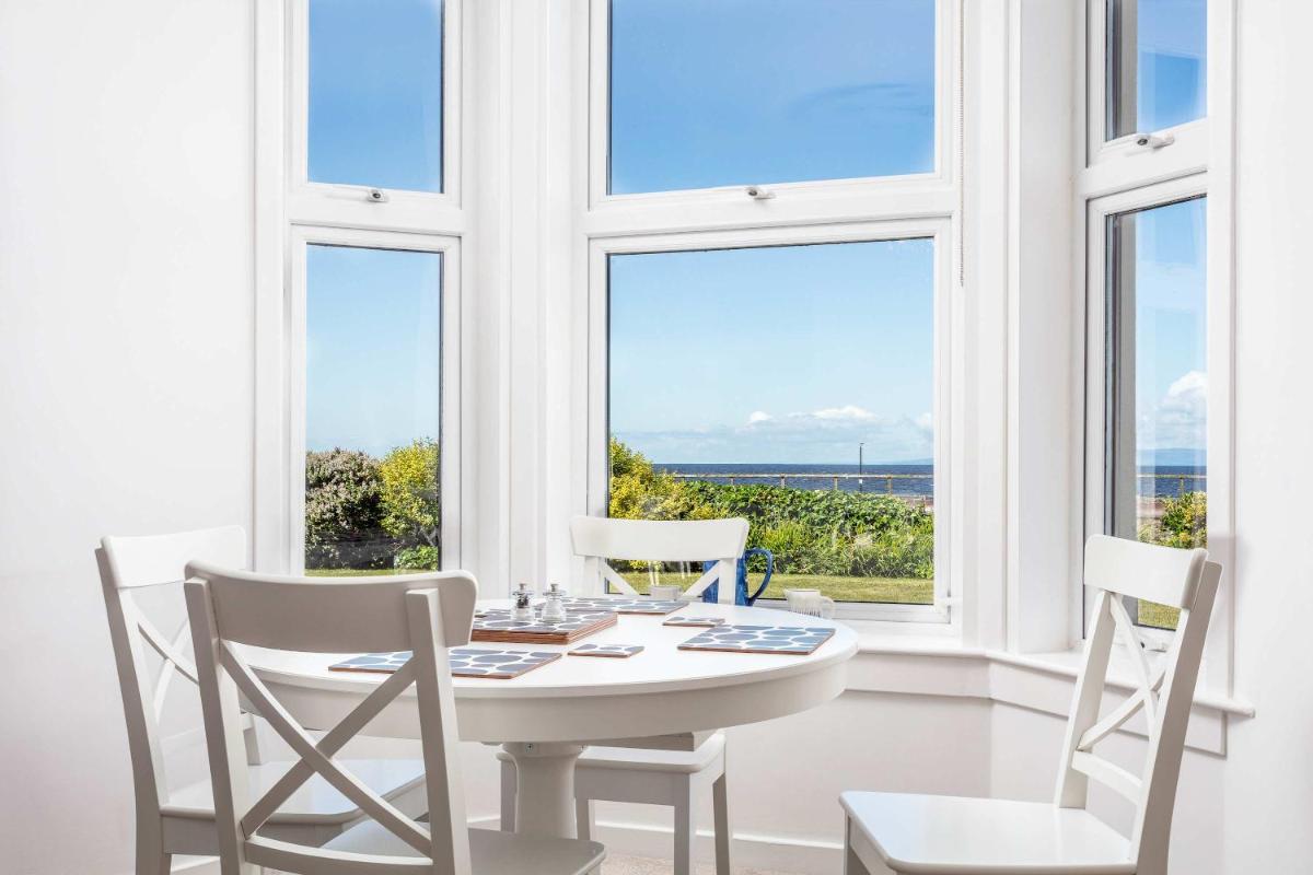 Prestwick Shore - Donnini Apartments - Housity