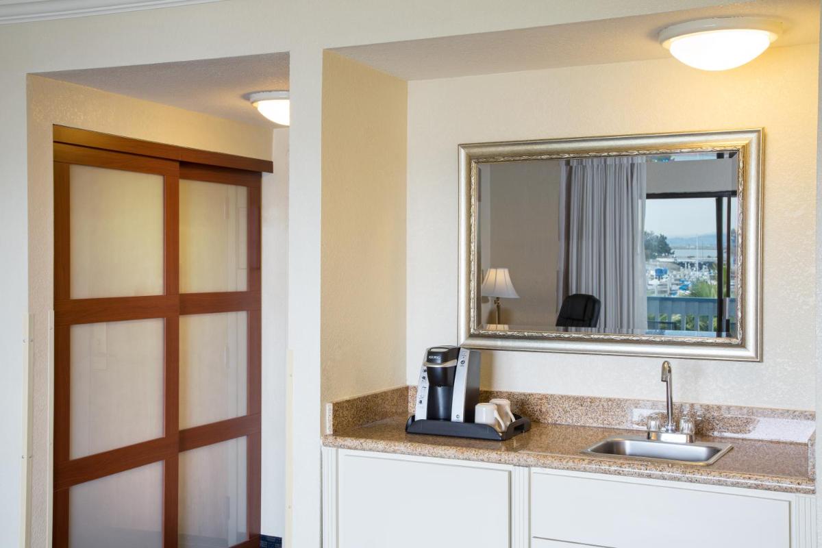 The Marina Inn on San Francisco Bay - Housity