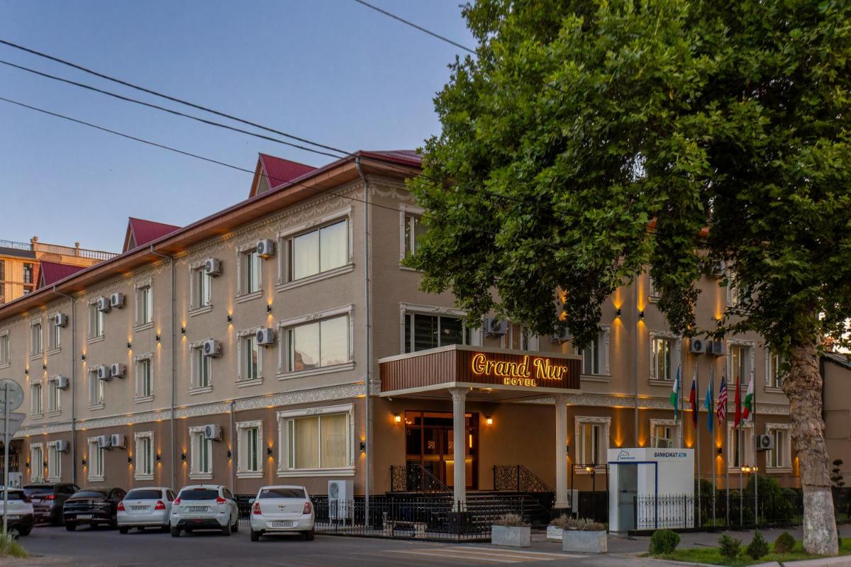 Grand Nur Hotel - Housity