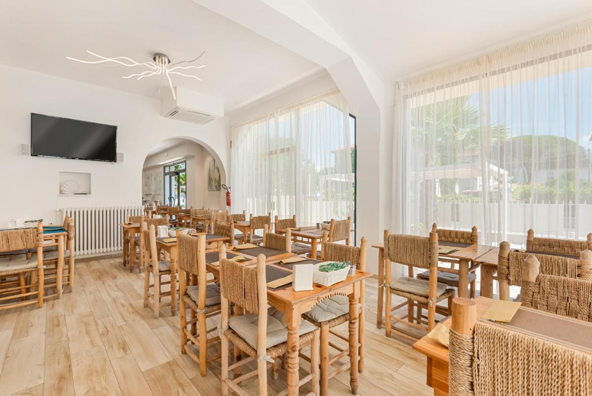 Hotel La Perla - Housity