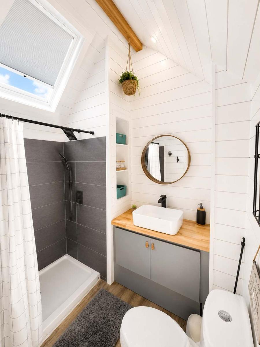 Romantic Tiny home with private deck - Housity