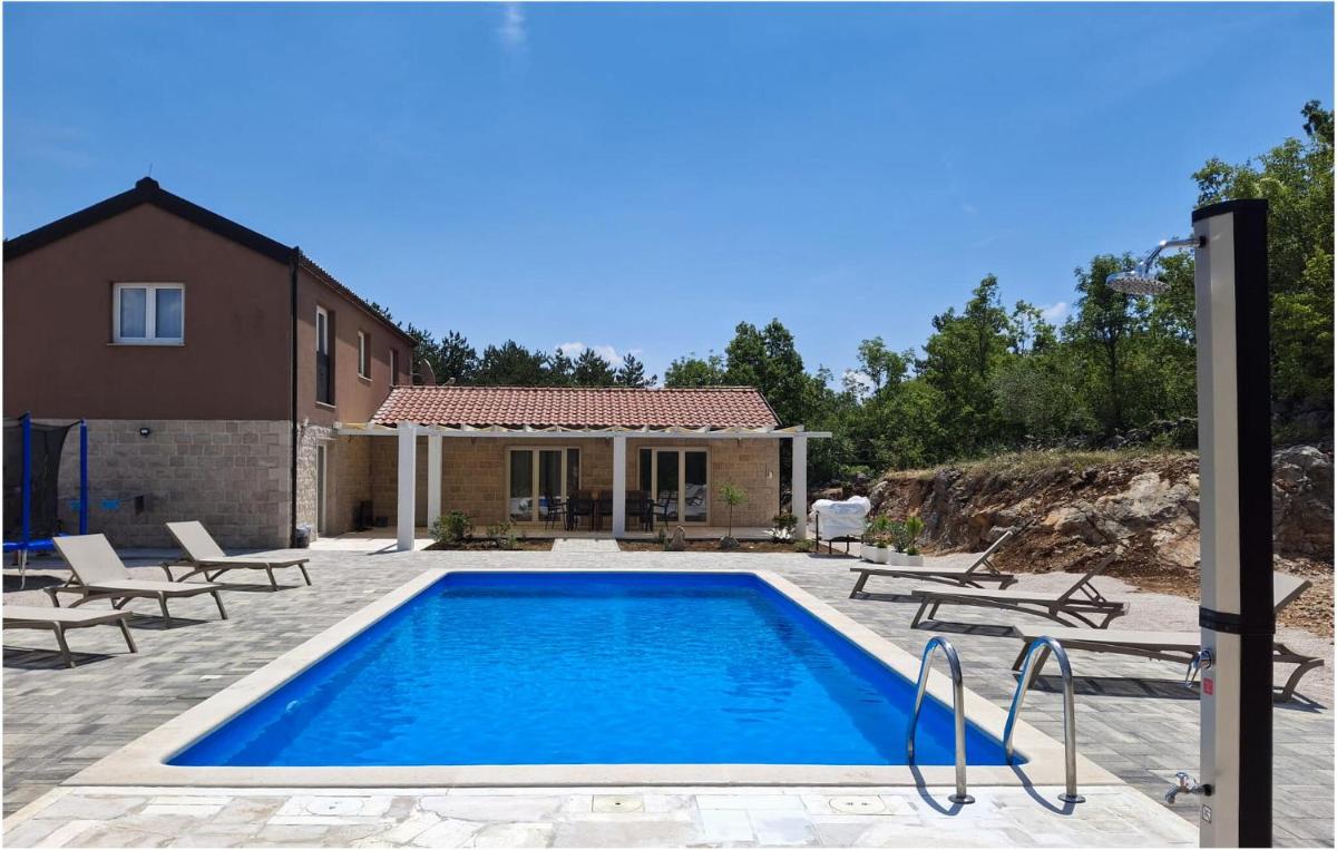 Awesome Home In Grubine - Housity