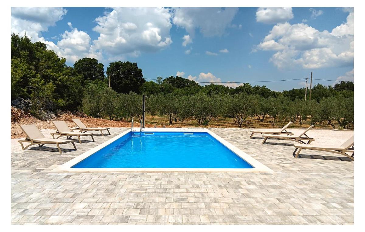 Awesome Home In Grubine - Housity