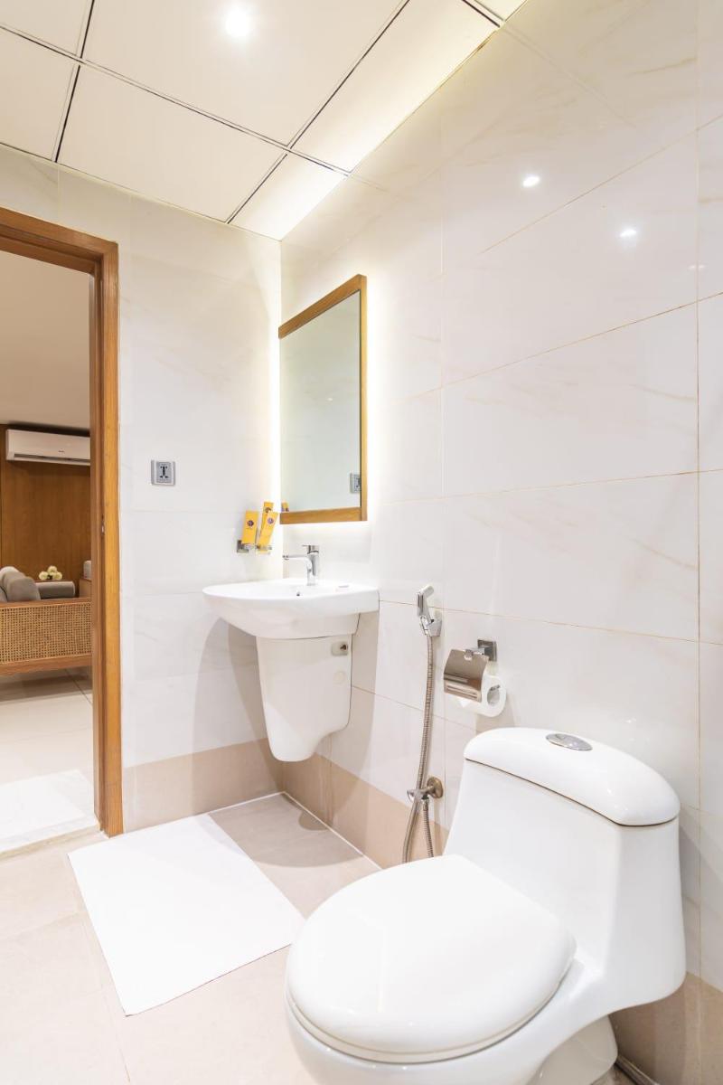 Hotel Excelsior Karachi - Housity