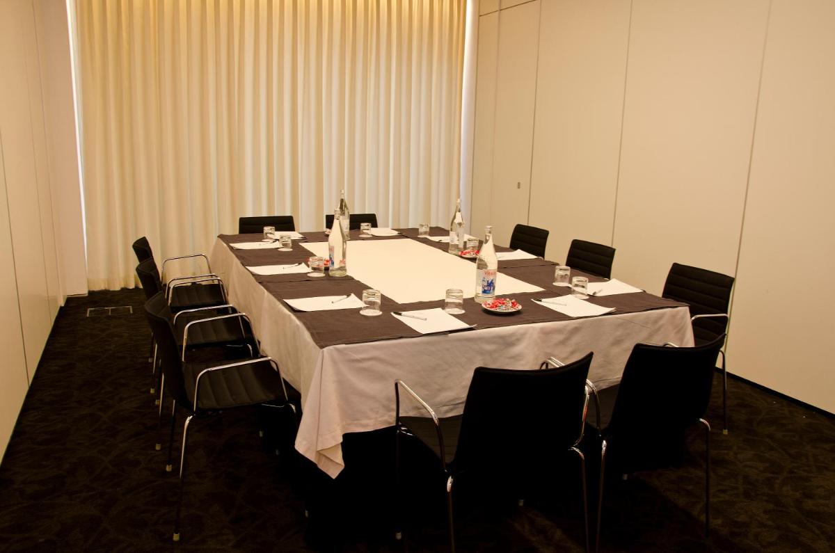 A área empresarial e/ ou a sala de conferências de VIP Grand Lisboa Hotel & Spa