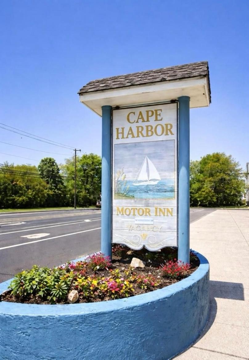 Cape Harbor Motor Inn - Housity
