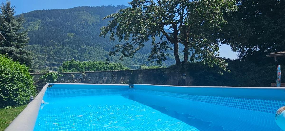 Pferdegut Schloss Treffen Apartments - Housity