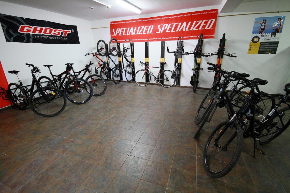 Montar en bicicleta en Sandos Papagayo o alrededores