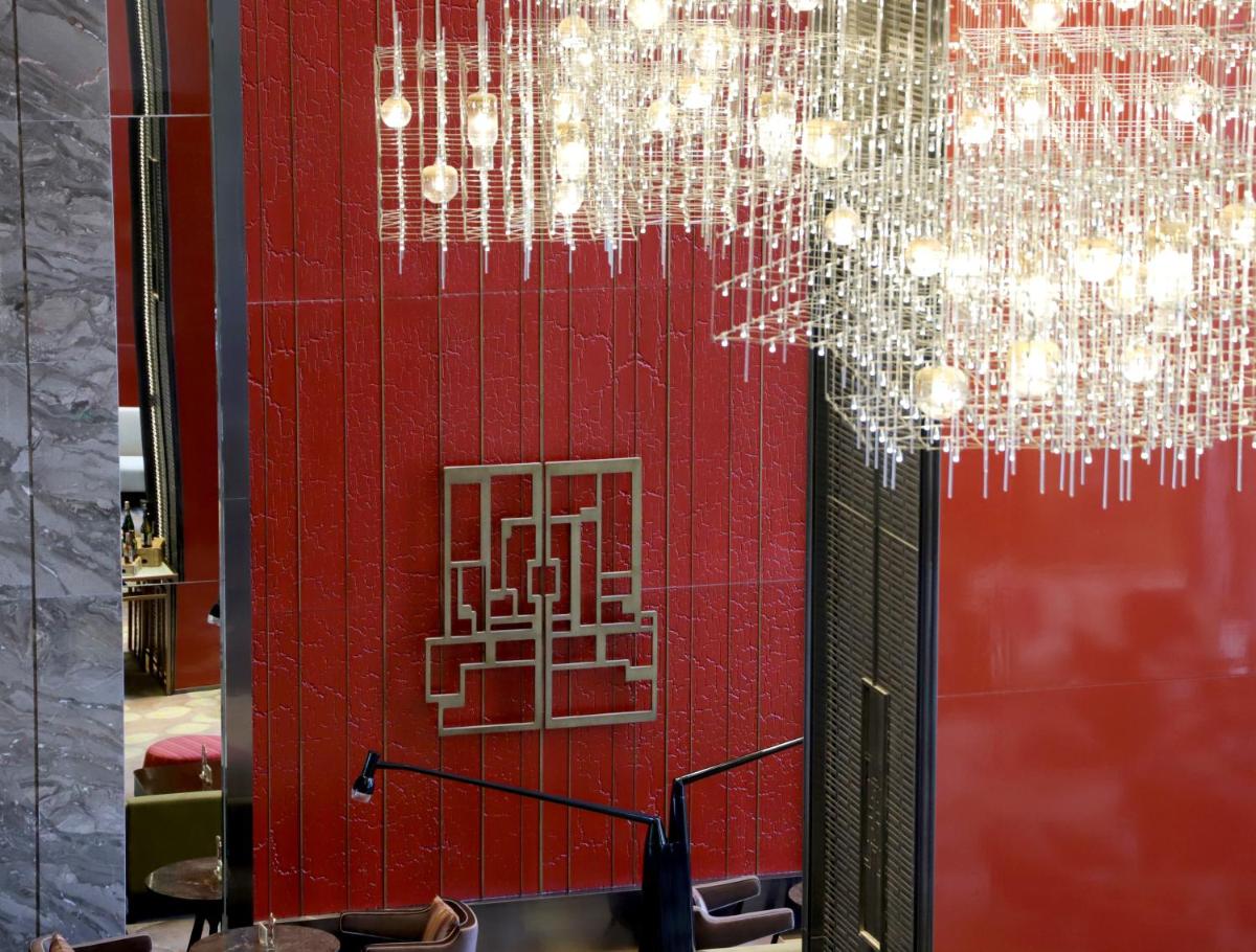 HUALUXE Beijing Xinan - Housity