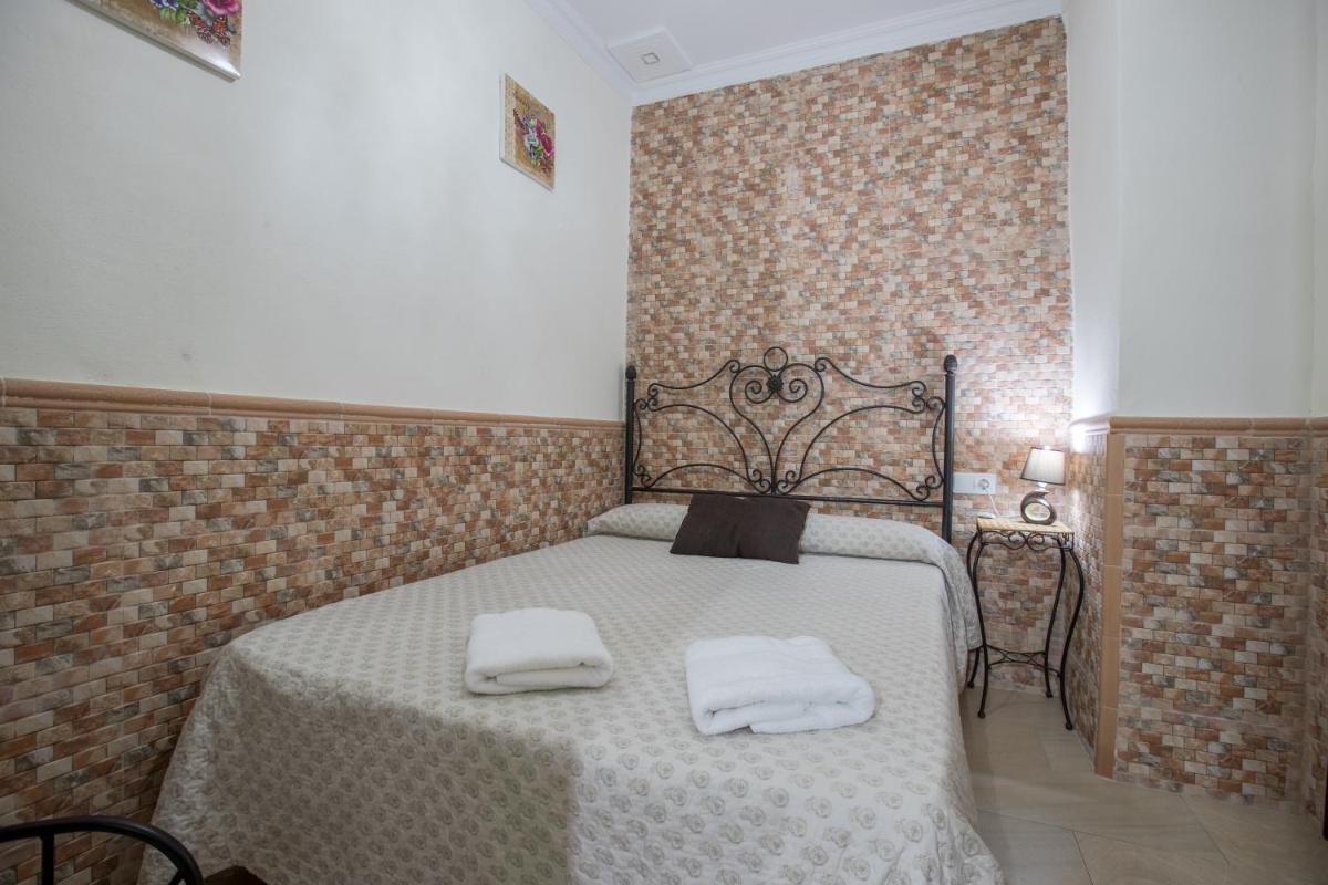 Pensión Javier - Housity