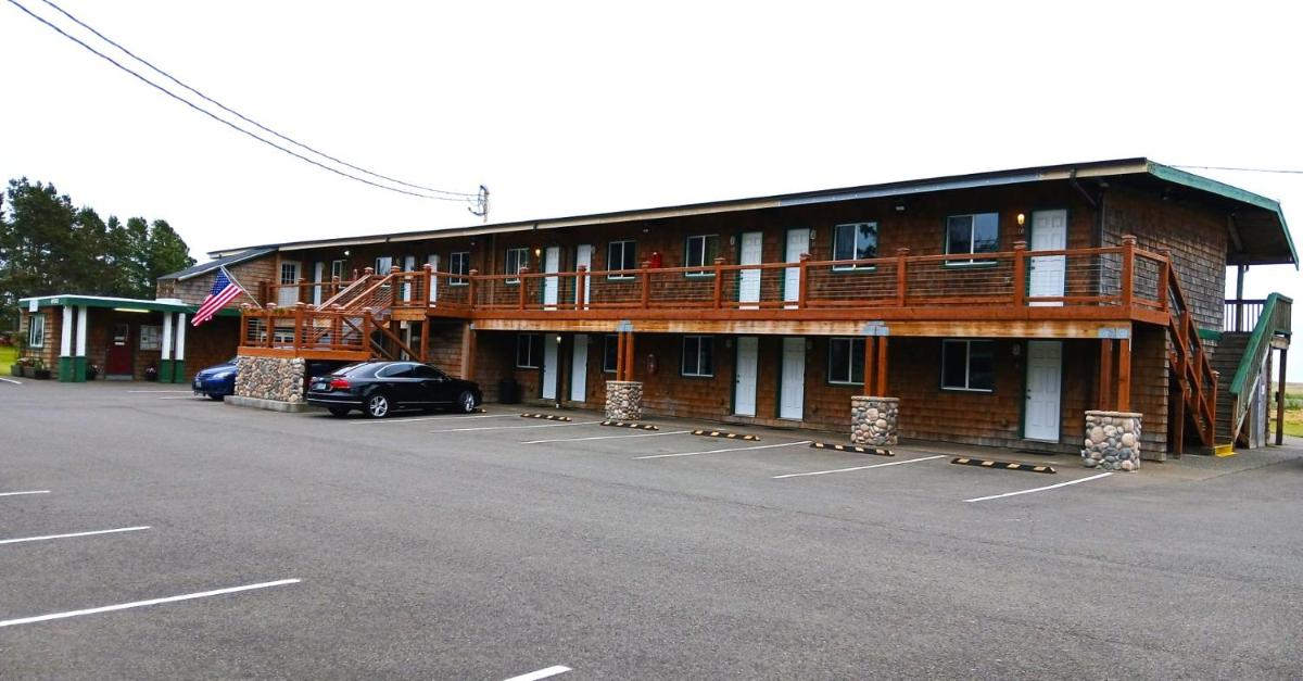 Tradewinds On The Bay - Housity