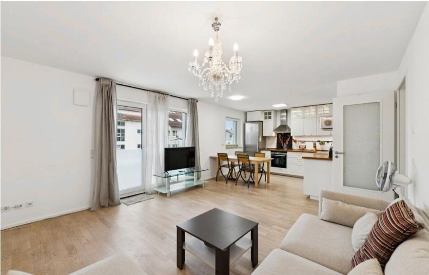 For Business, Families, by Messe Munich ICM, direct Metro 15 min to CityCenter, Oktoberfest, 2-BedRoom full 2-BathRoom, free Parking, Balcony - Housity