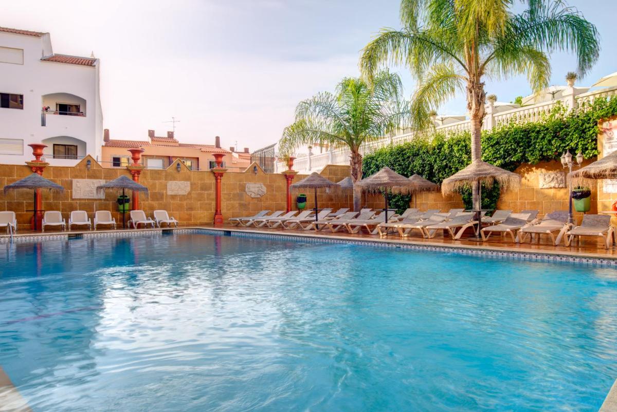 A piscina em ou perto de Choromar Apartments