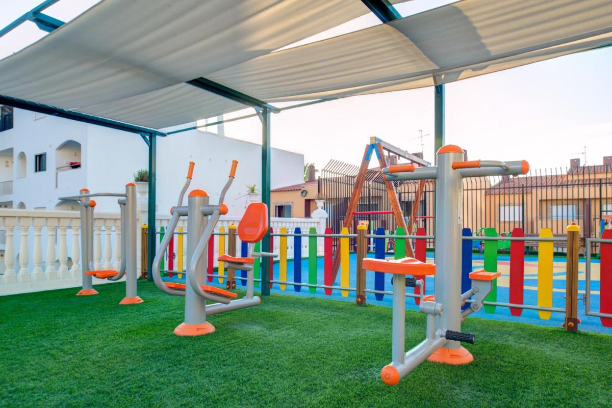 A área de jogos para crianças em Choromar Apartments