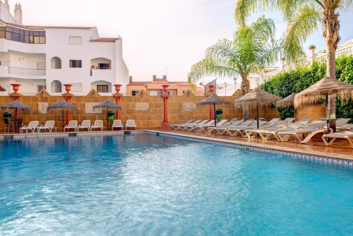 A piscina em ou perto de Choromar Apartments