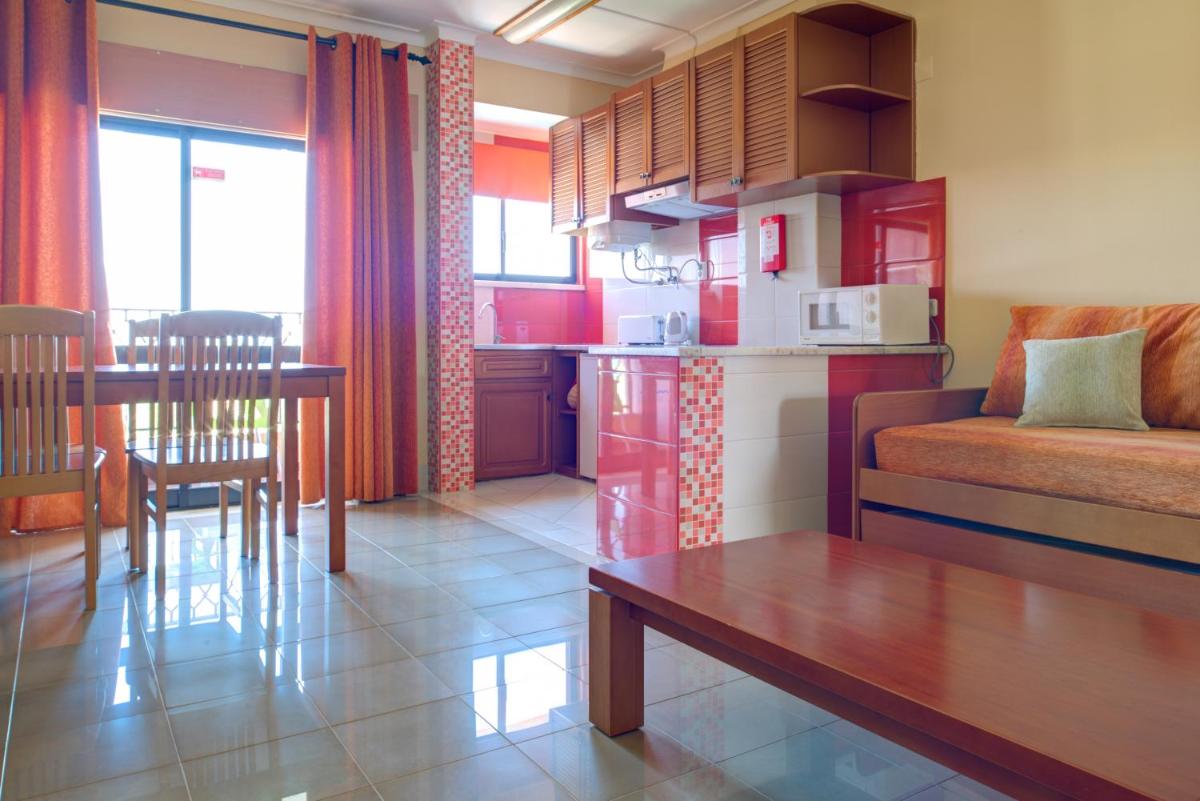 A cozinha ou kitchenette de Choromar Apartments