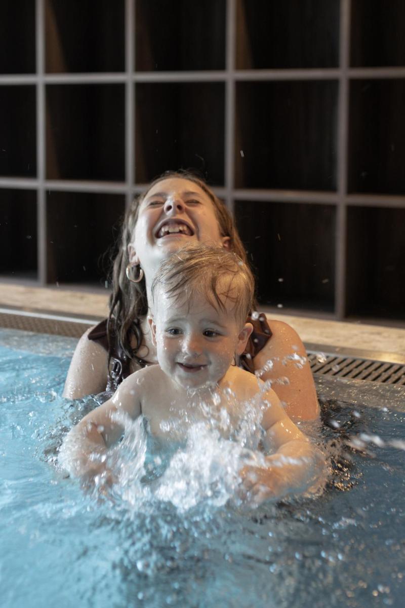 Aparthotel Familiaris - Family Apartments - Pools & Spa in Dolomites - Housity