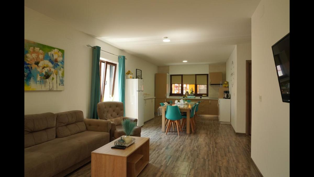 Pensiunea Smiley - Housity