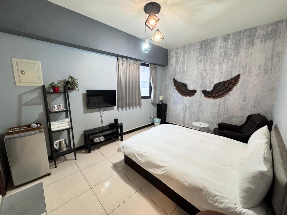 Yi Chung Disney - Housity