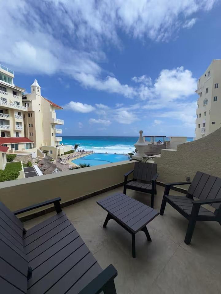 Cancun Plaza Condo Mexico - Housity
