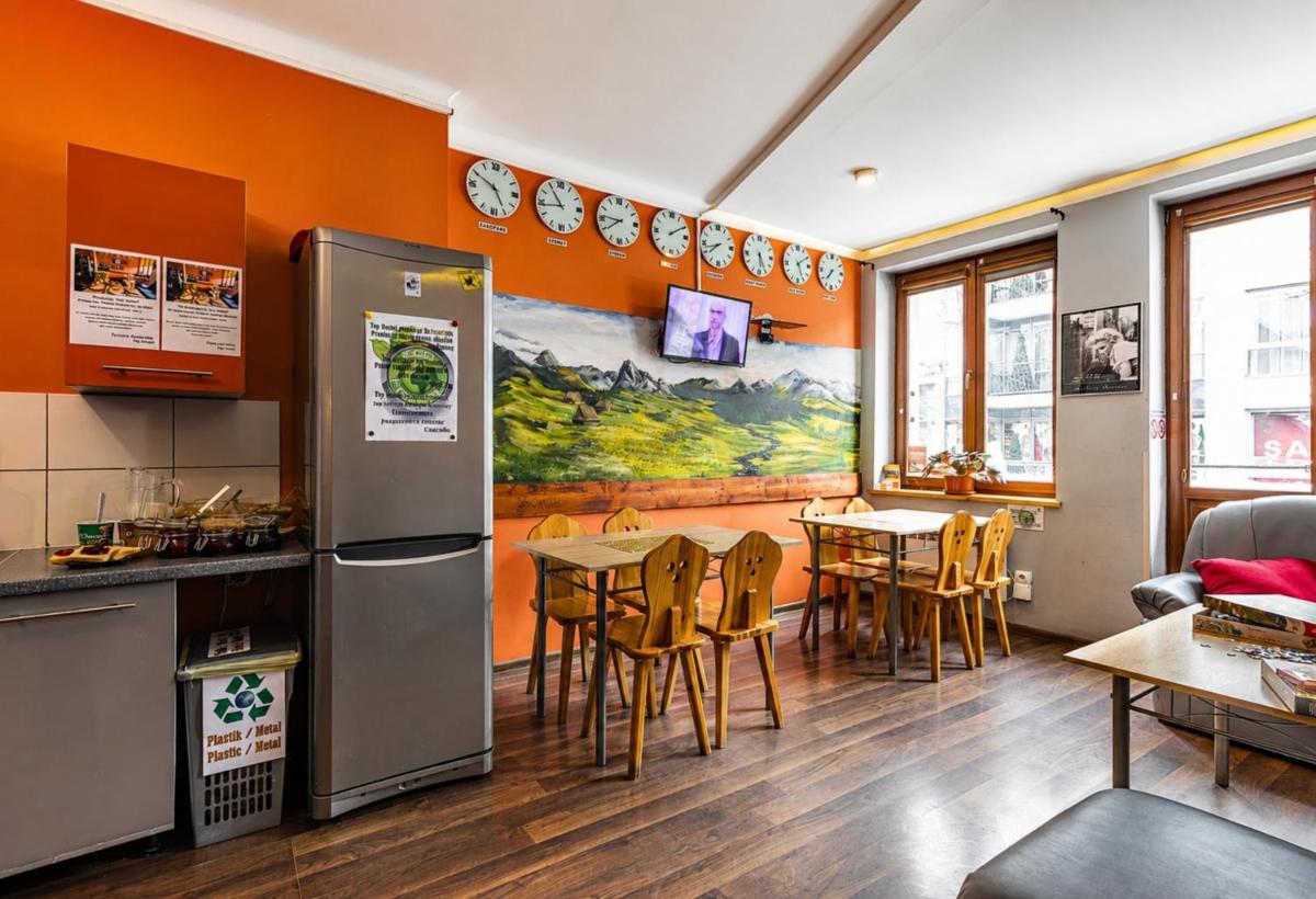 Top Hostel Pokoje Gościnne - Housity
