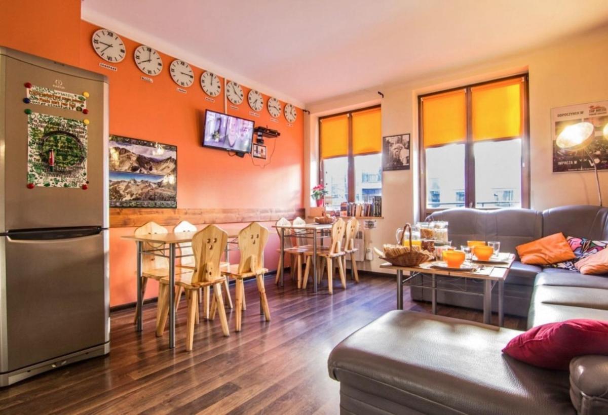 Top Hostel Pokoje Gościnne - Housity