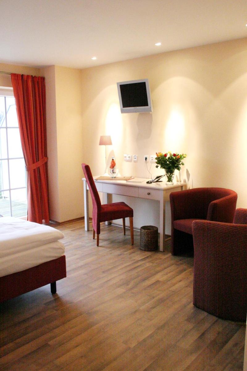 Hotel Landhaus Garni - Housity