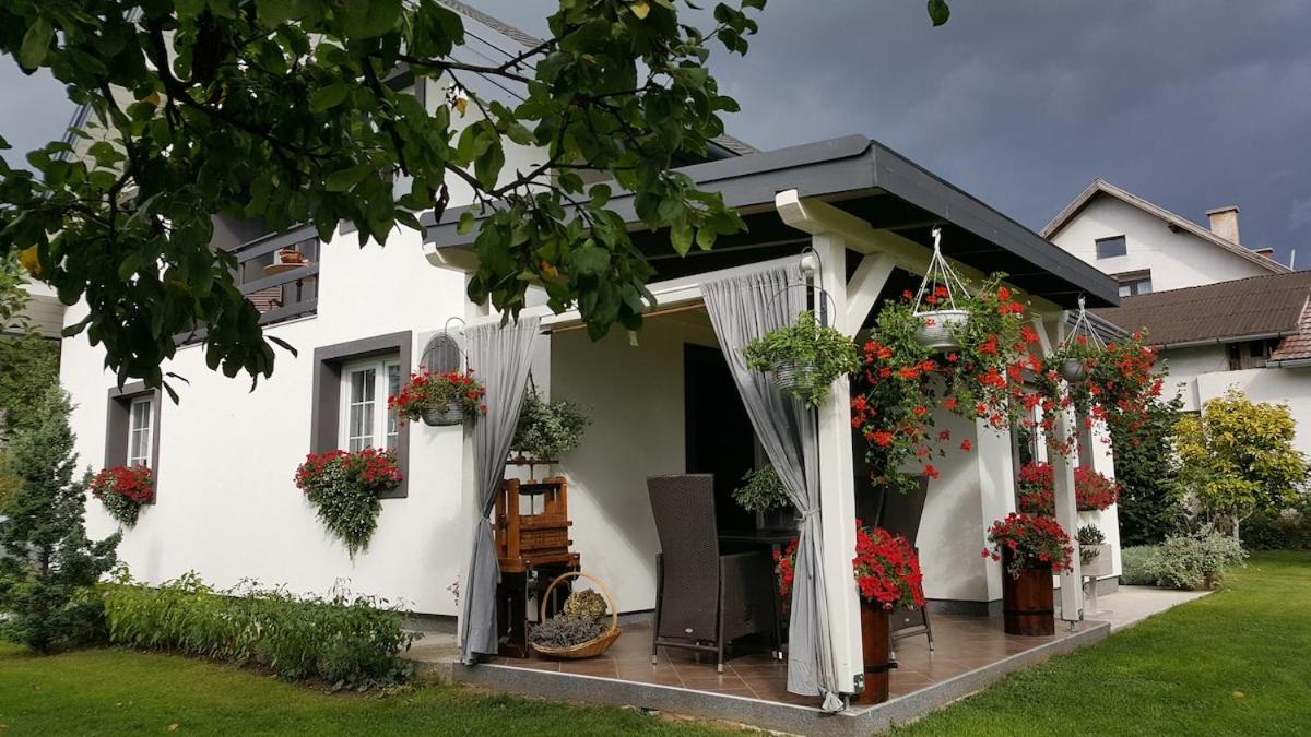 Apartment DUGA - Entire apartment with all amenities - Housity