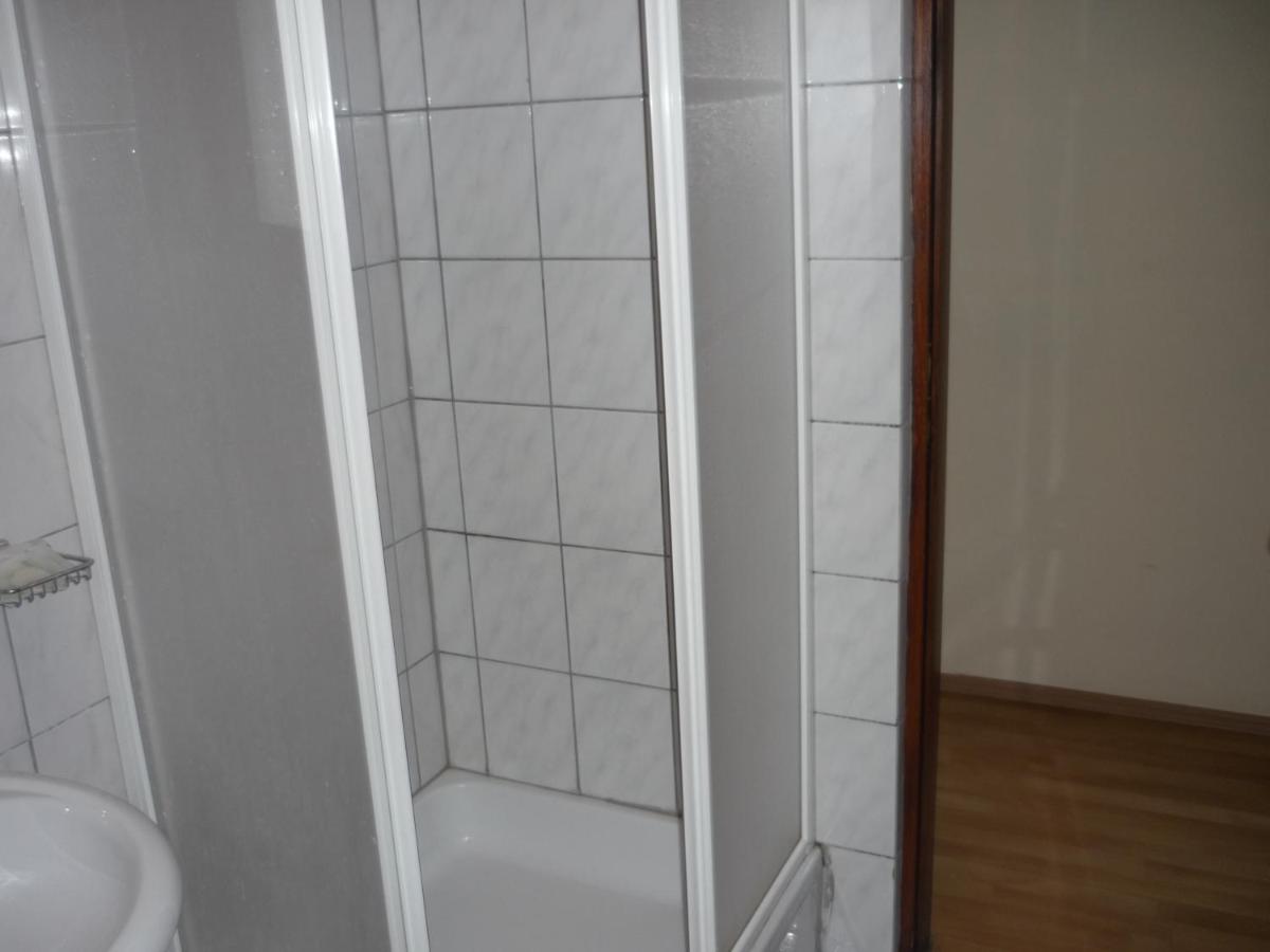 Rooms Bijela Ruža - Housity