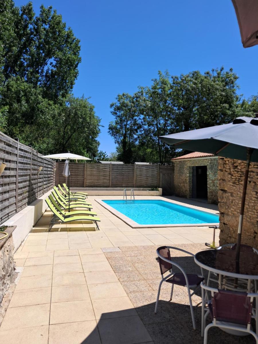 LA LAUJÈRE IVIE - Gîte & Piscine privative - Housity