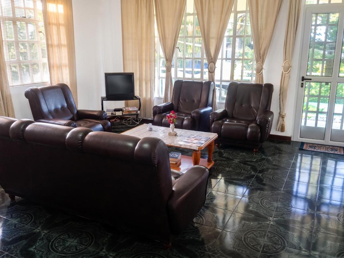 Charming apartment in Trou aux Biches with enclosed garden 50 sqm - Housity