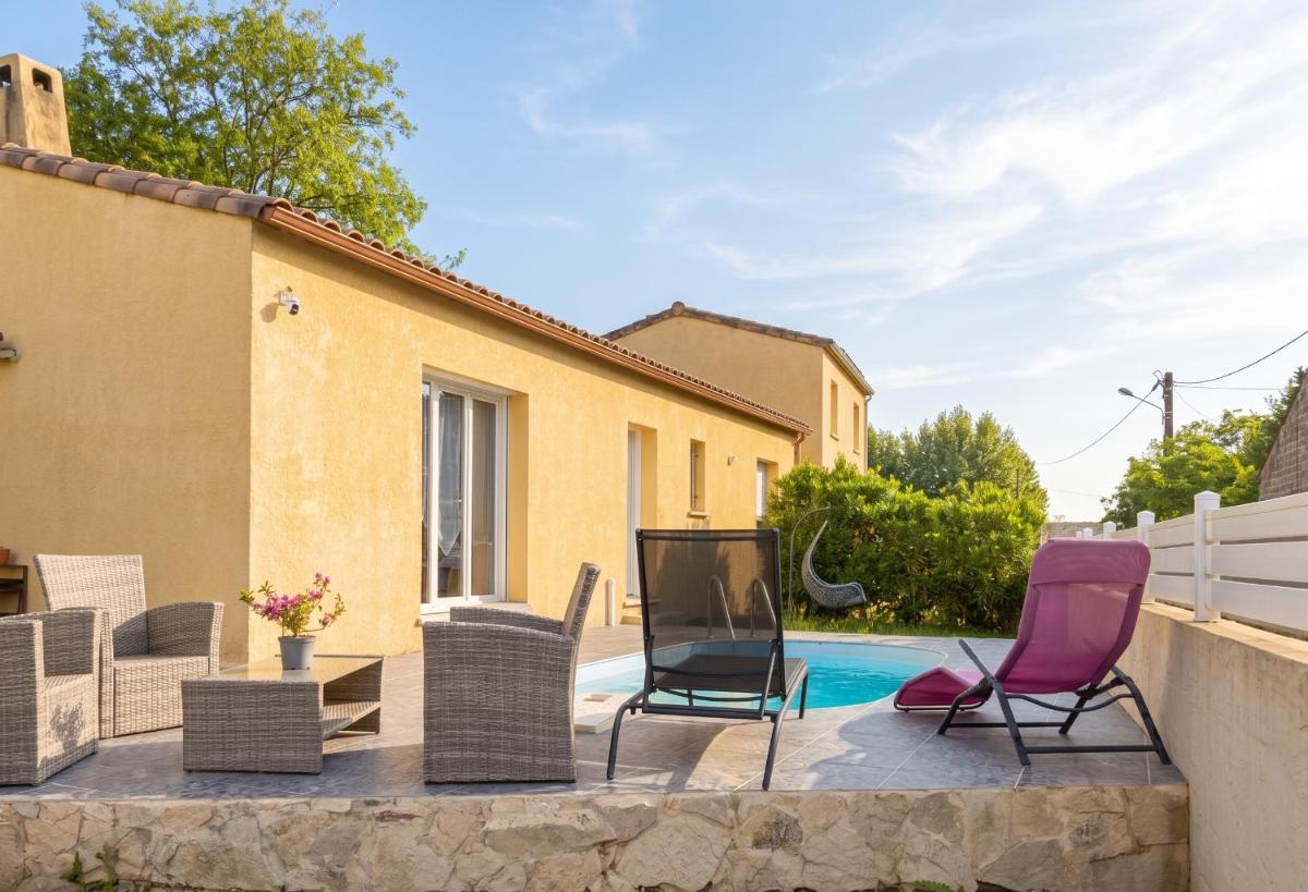 Villa spacieuse avec piscine privative à Saint-Geniès-de-Malgoirès - Housity