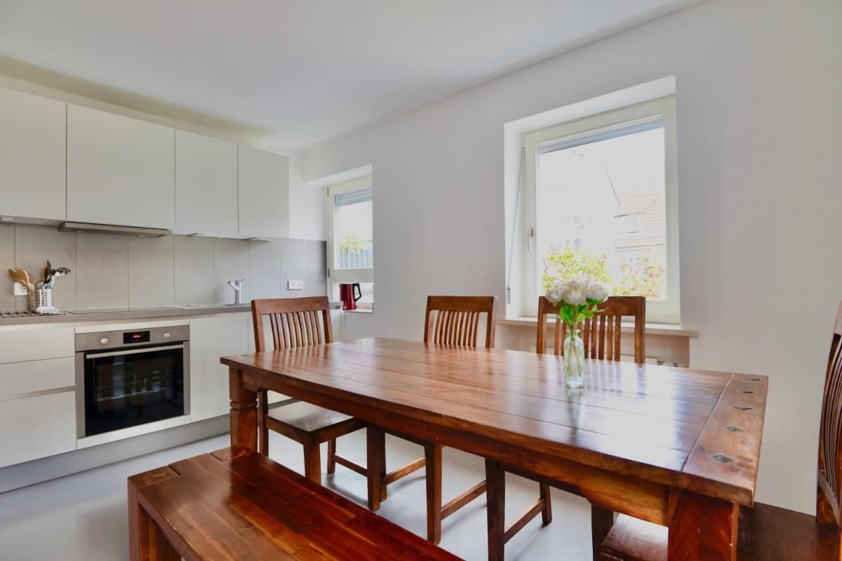 Zentrales Apartment für 8 Personen - 4 Schlafzimmer - Balkon - Housity