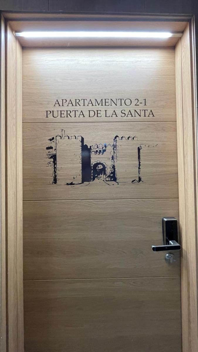 Apartamentos turisticos Ávila Puerta de la Santa 2-1 - Housity