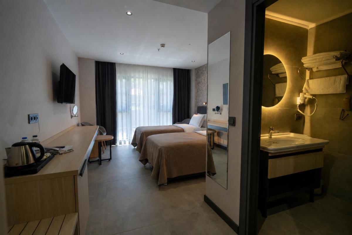 Demederon Hotel - Housity