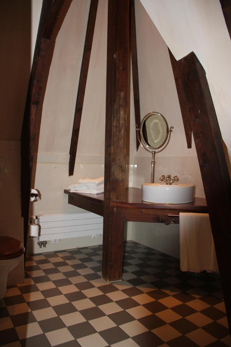 Augusta Hotel - Housity