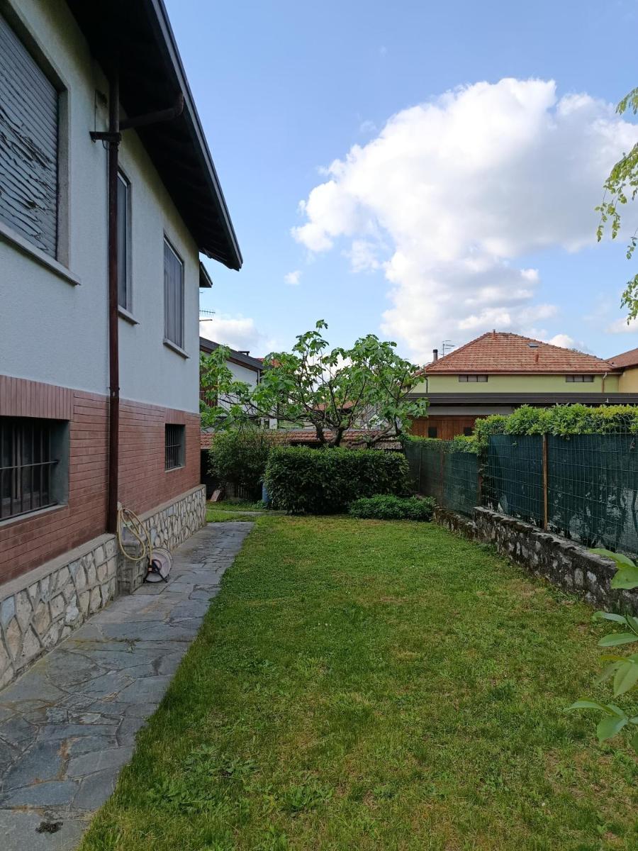 Villa Varano Borghi - Lake - Housity