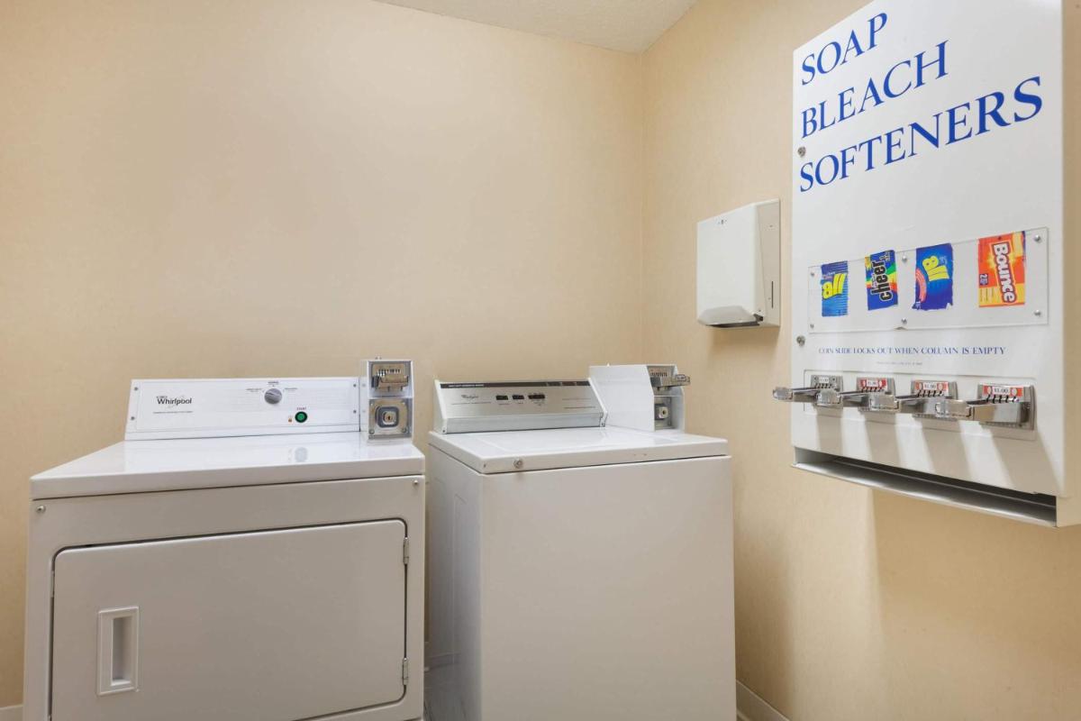 Baymont by Wyndham Dale - Housity