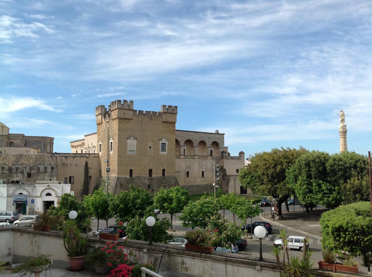 Hotel Castello - Housity