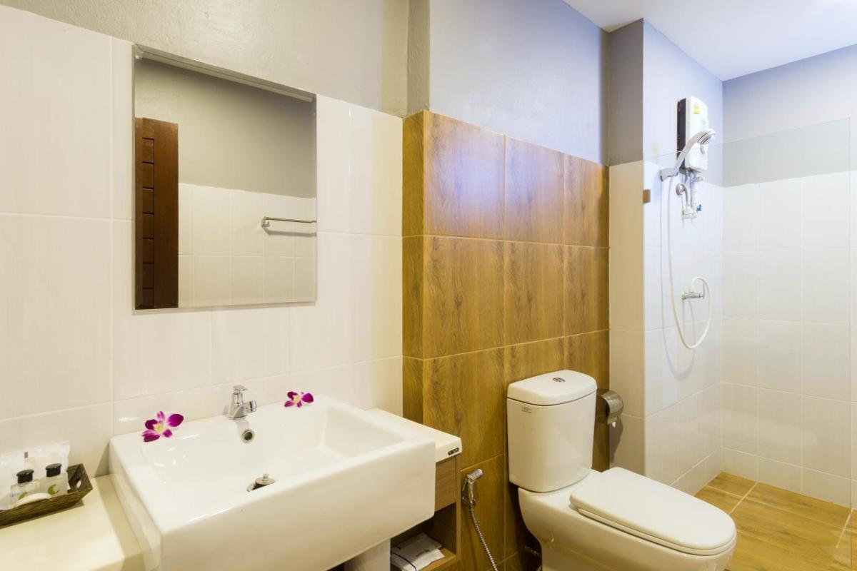 C Cha-Am Hotel - Housity