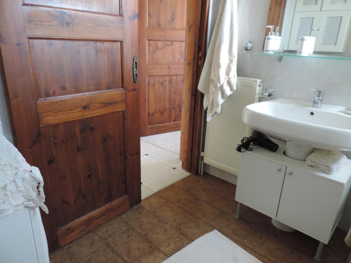 Felia Villa - Housity