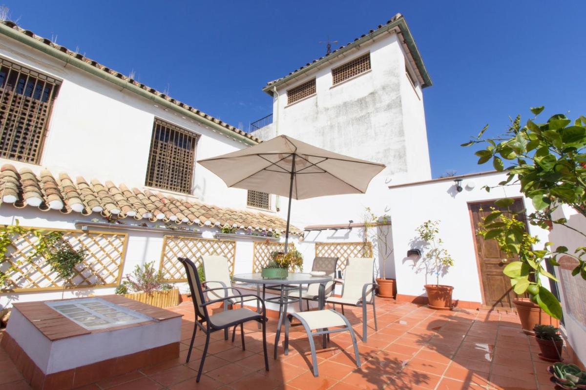 Casa Turística Patio Cordobés - Parking privado en la Judería - Housity